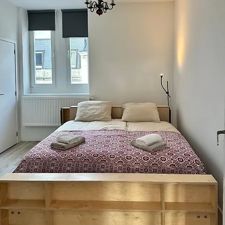 Apartment In Artist's Gallery *